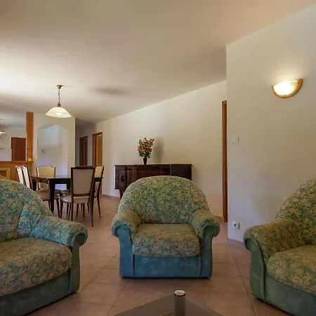 Casa de Férias Beautiful Holiday In With Enclosed Garden Masclat